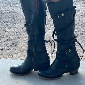 Freebird Cassius size 9